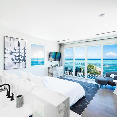 Black Urchin Boutique Resort Bodden Town Esterno foto
