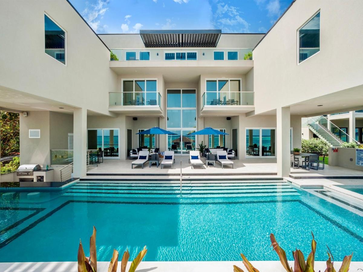 Black Urchin Boutique Resort Bodden Town Esterno foto