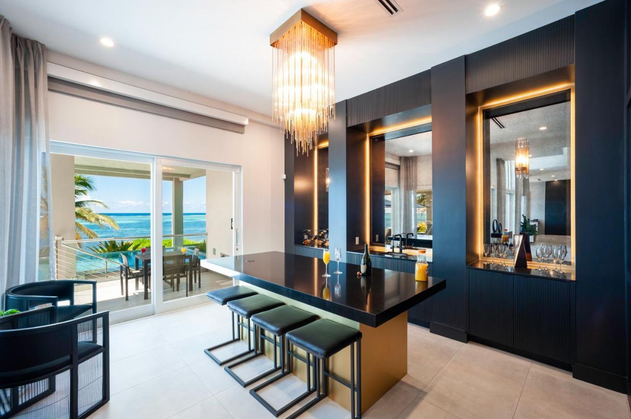 Black Urchin Boutique Resort Bodden Town Esterno foto