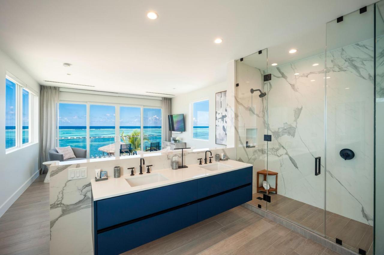 Black Urchin Boutique Resort Bodden Town Esterno foto