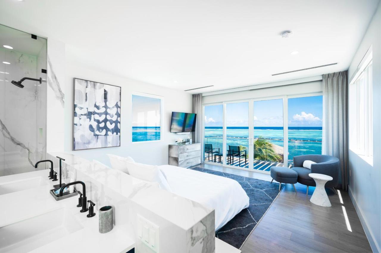 Black Urchin Boutique Resort Bodden Town Esterno foto