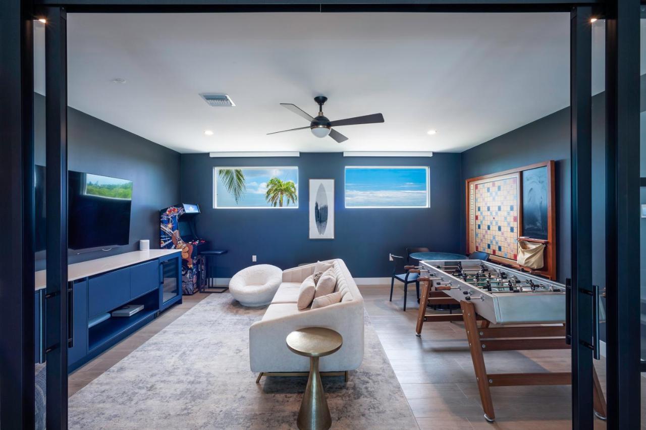 Black Urchin Boutique Resort Bodden Town Esterno foto