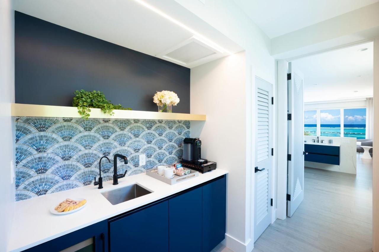 Black Urchin Boutique Resort Bodden Town Esterno foto